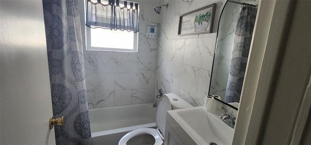 3339 Simmons Street 8, Houston, TX 77004