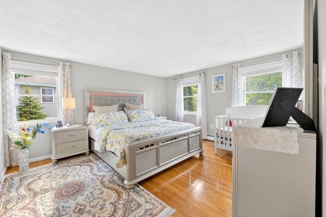 8 Sparrow Ln, Peabody, MA 01960
