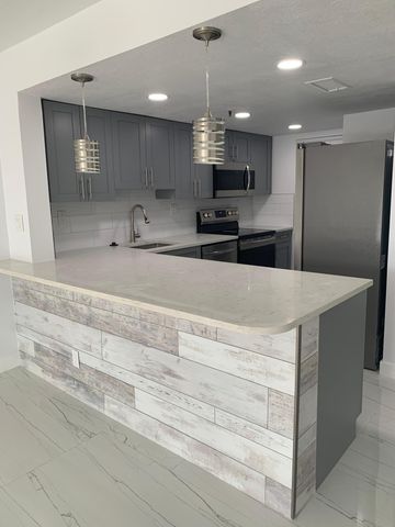 2786 Tennis Club Drive 301, West Palm Beach, FL 33417