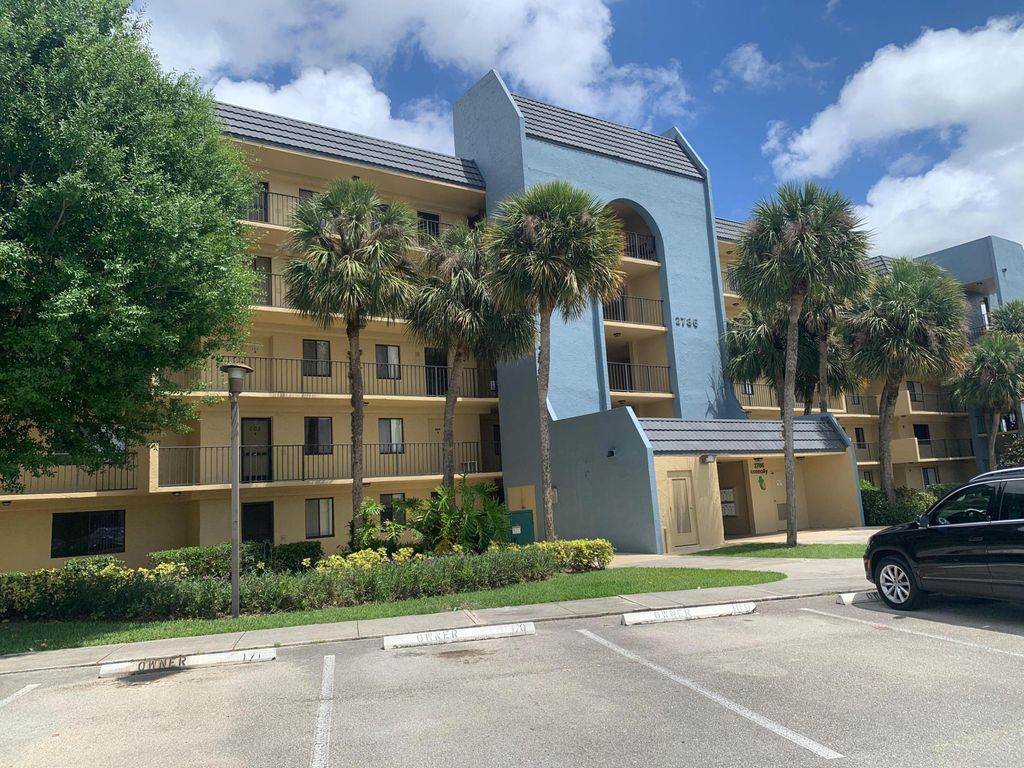 2786 Tennis Club Drive 301, West Palm Beach, FL 33417