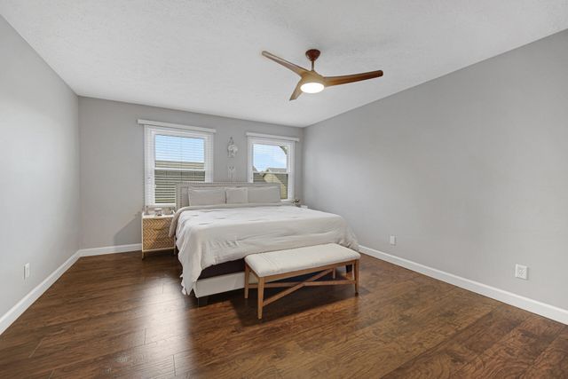 607 Weatherwood Lane, Valparaiso, IN 46383