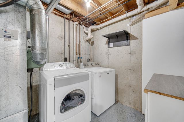 607 Weatherwood Lane, Valparaiso, IN 46383