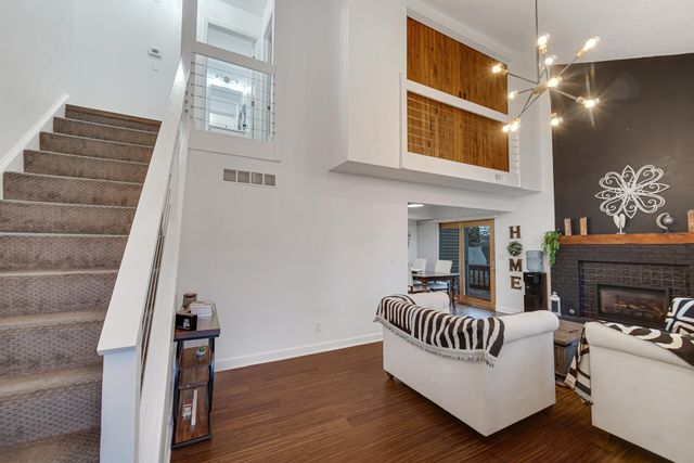 607 Weatherwood Lane, Valparaiso, IN 46383