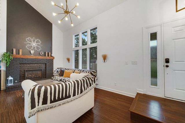 607 Weatherwood Lane, Valparaiso, IN 46383