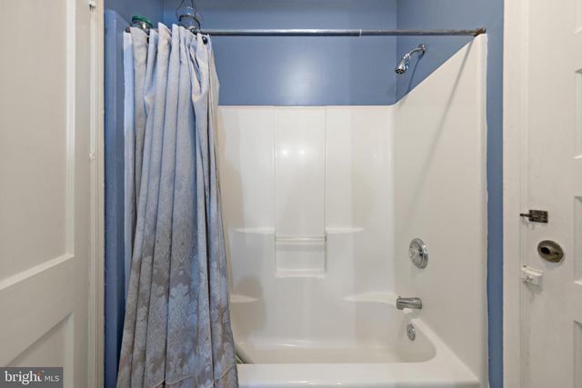 16 N 9TH ST, Surf City, NJ 08008