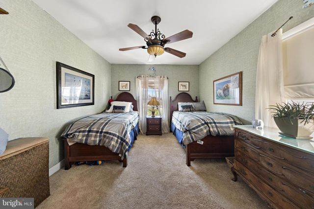 16 N 9TH ST, Surf City, NJ 08008