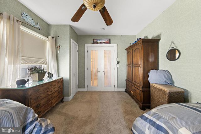 16 N 9TH ST, Surf City, NJ 08008