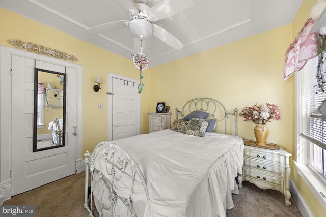 16 N 9TH ST, Surf City, NJ 08008