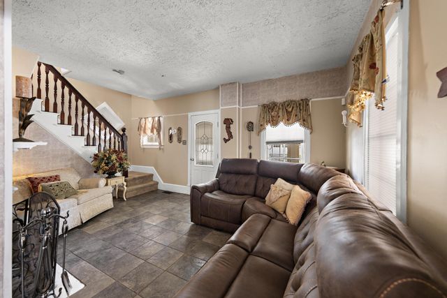 16 N 9TH ST, Surf City, NJ 08008