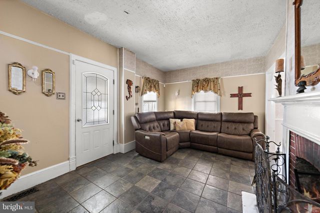16 N 9TH ST, Surf City, NJ 08008