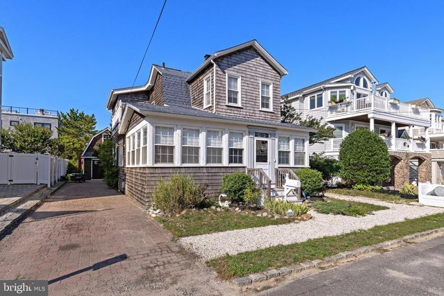 16 N 9TH ST, Surf City, NJ 08008