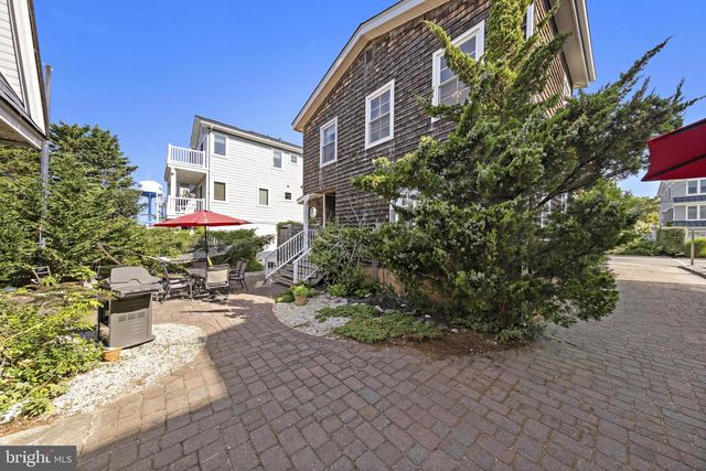 16 N 9TH ST, Surf City, NJ 08008