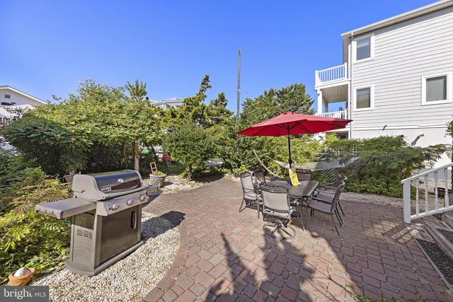 16 N 9TH ST, Surf City, NJ 08008