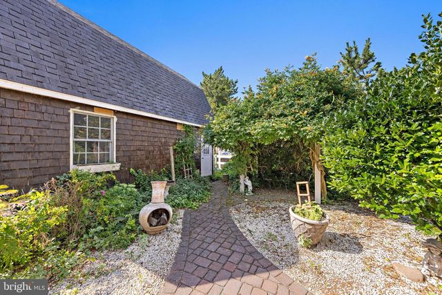 16 N 9TH ST, Surf City, NJ 08008