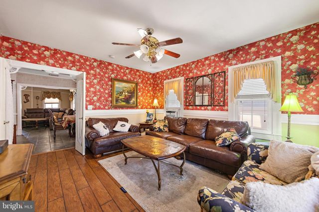 16 N 9TH ST, Surf City, NJ 08008
