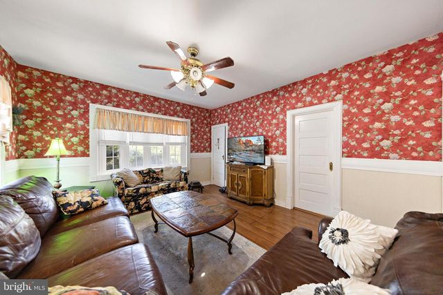 16 N 9TH ST, Surf City, NJ 08008