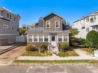 16 N 9TH ST, Surf City, NJ 08008