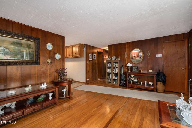 9728 North Highway 421, Shady Valley, TN 37688