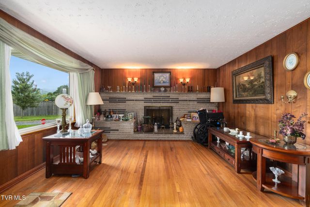 9728 North Highway 421, Shady Valley, TN 37688