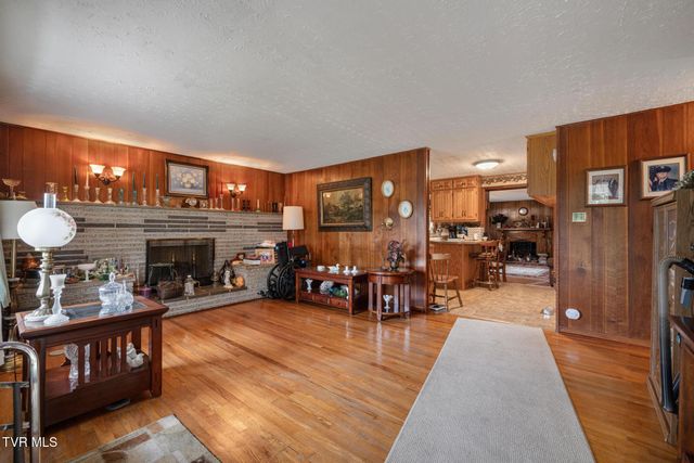 9728 North Highway 421, Shady Valley, TN 37688