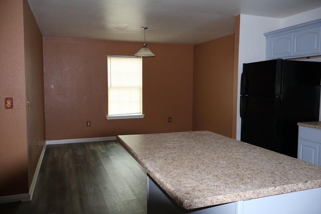 6717 Hawthorne Road, Hitchcock, TX 77563