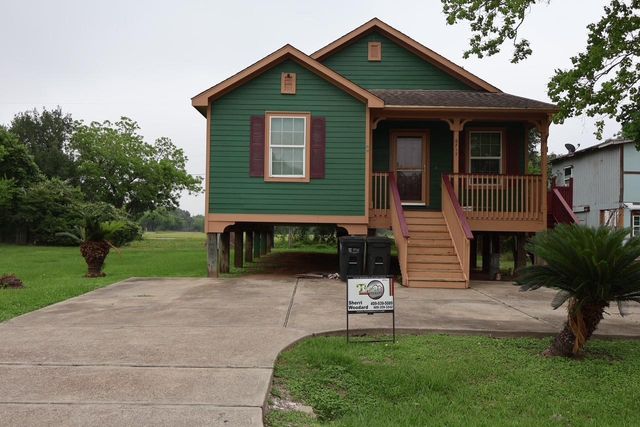 6717 Hawthorne Road, Hitchcock, TX 77563