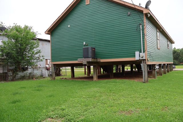 6717 Hawthorne Road, Hitchcock, TX 77563