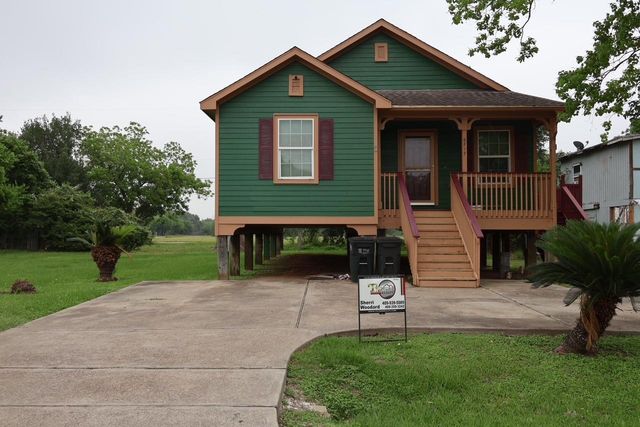 6717 Hawthorne Road, Hitchcock, TX 77563