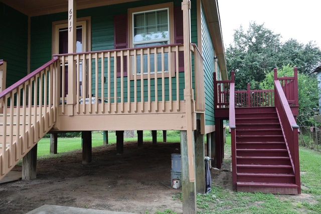 6717 Hawthorne Road, Hitchcock, TX 77563