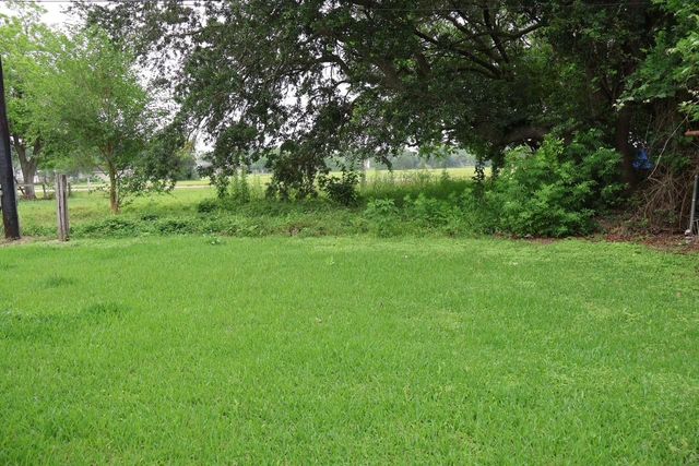 6717 Hawthorne Road, Hitchcock, TX 77563