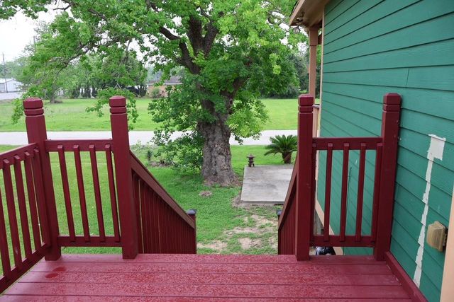 6717 Hawthorne Road, Hitchcock, TX 77563