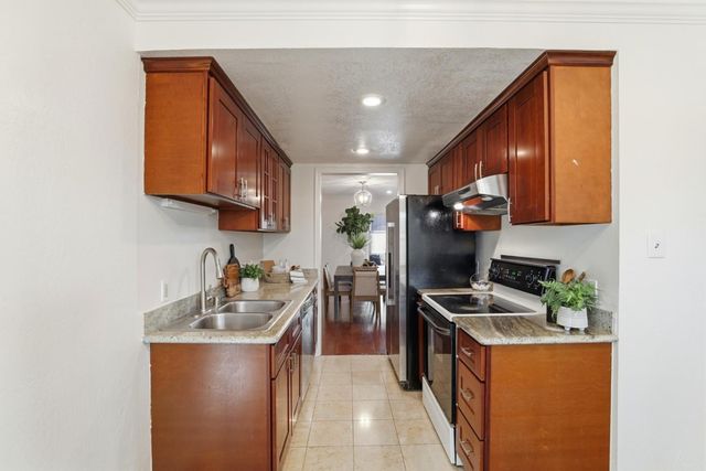 3027 Kaiser Drive D, Santa Clara, CA 95051