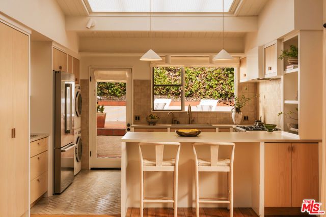 588 Dryad Road, Santa Monica, CA 90402