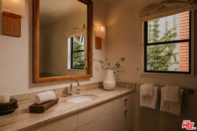 588 Dryad Road, Santa Monica, CA 90402