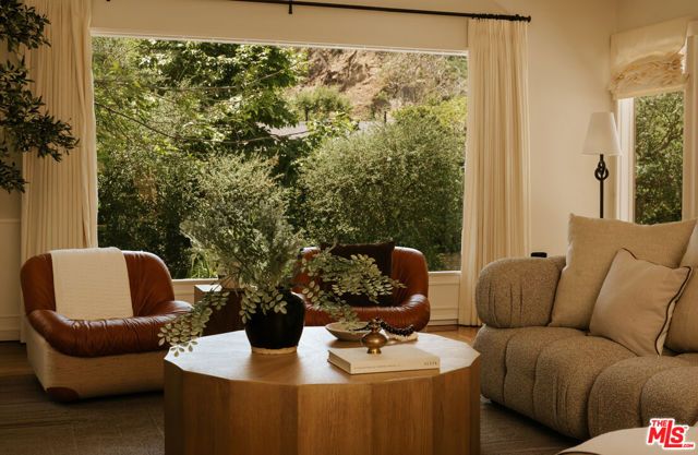 588 Dryad Road, Santa Monica, CA 90402