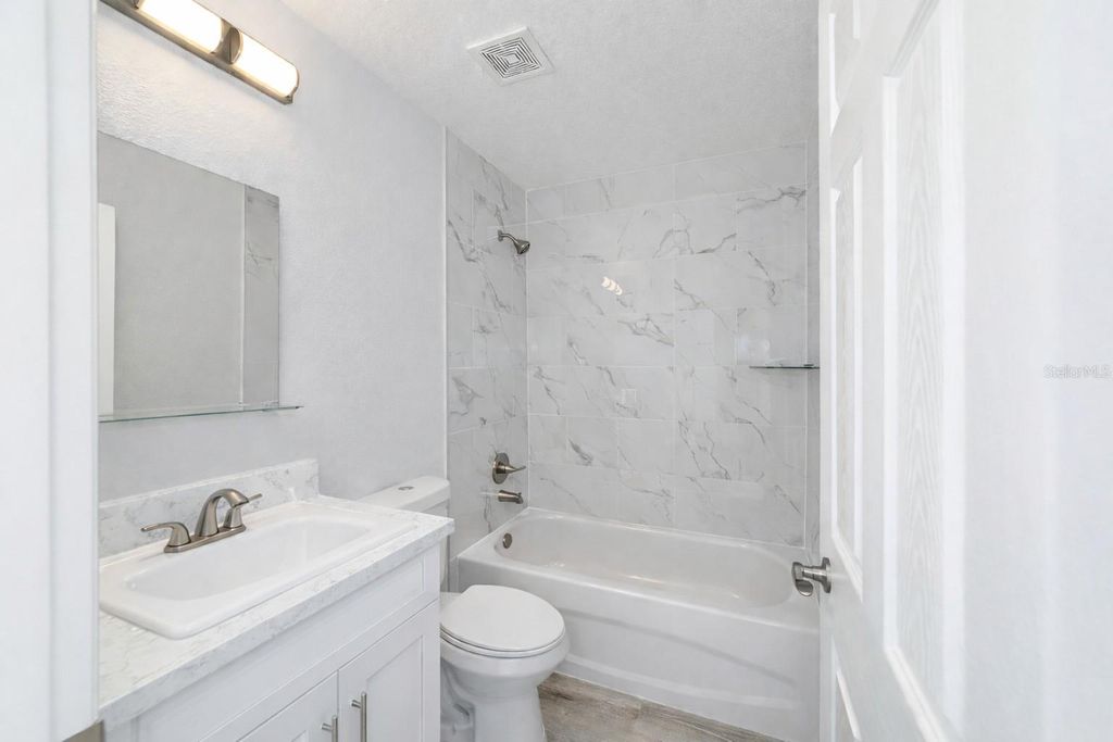 Image 15 of property listing at 24743 NW HIGHVIEW AVENUE, Dunnellon, FL 34431