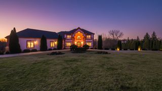 9 Falcon Lakes Drive, South Barrington, IL 60010