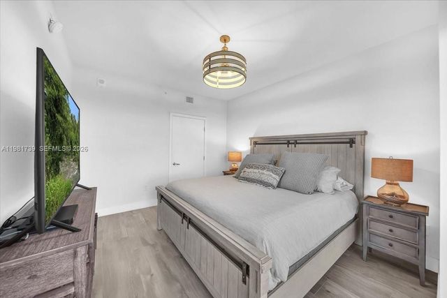 16385 Biscayne Blvd 1104, North Miami Beach, FL 33160