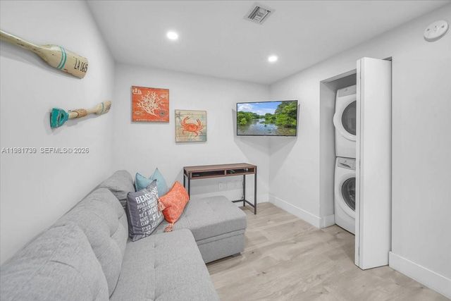 16385 Biscayne Blvd 1104, North Miami Beach, FL 33160