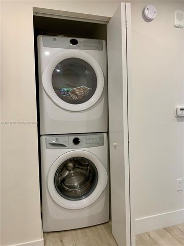 16385 Biscayne Blvd 1104, North Miami Beach, FL 33160