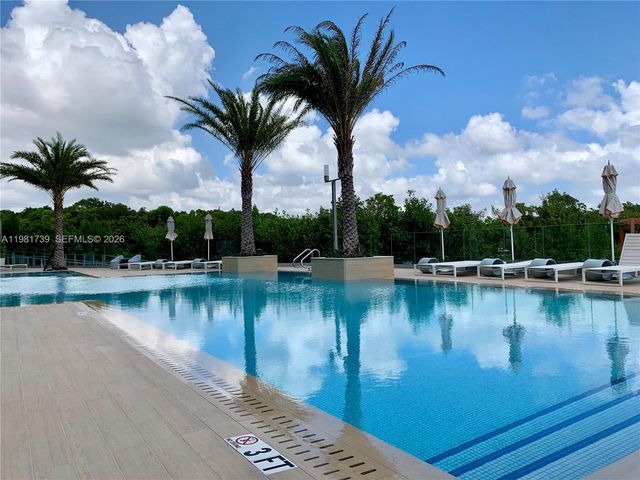 16385 Biscayne Blvd 1104, North Miami Beach, FL 33160