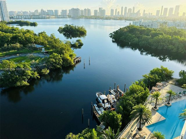 16385 Biscayne Blvd 1104, North Miami Beach, FL 33160