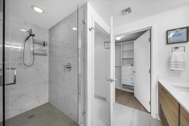 16385 Biscayne Blvd 1104, North Miami Beach, FL 33160