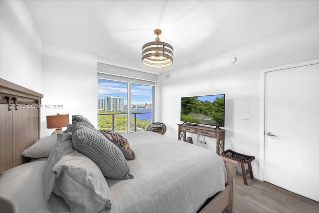 16385 Biscayne Blvd 1104, North Miami Beach, FL 33160