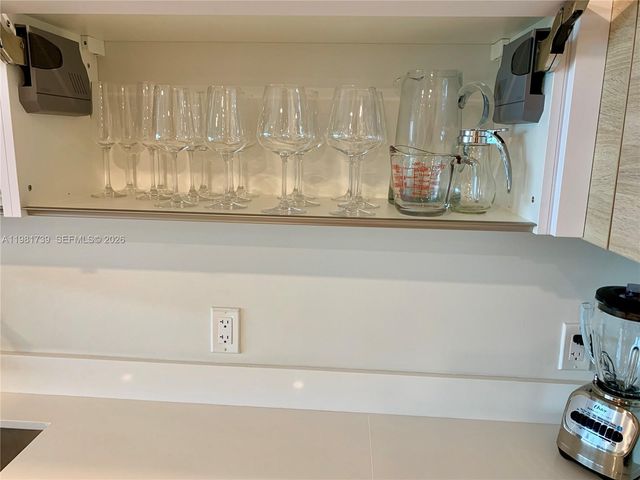 16385 Biscayne Blvd 1104, North Miami Beach, FL 33160