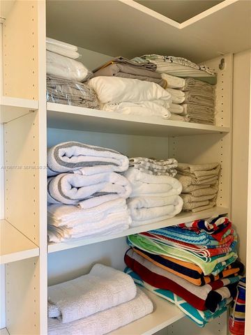 16385 Biscayne Blvd 1104, North Miami Beach, FL 33160