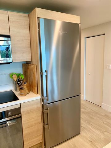 16385 Biscayne Blvd 1104, North Miami Beach, FL 33160