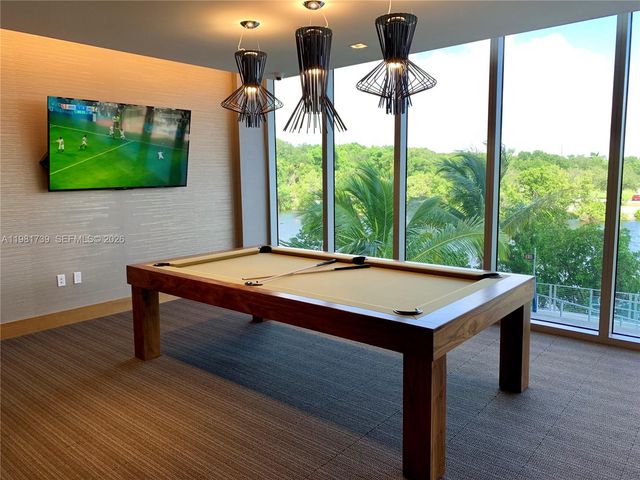 16385 Biscayne Blvd 1104, North Miami Beach, FL 33160