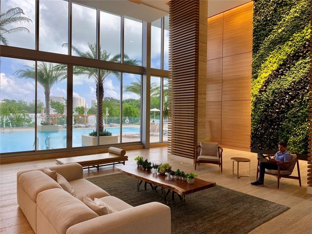 16385 Biscayne Blvd 1104, North Miami Beach, FL 33160