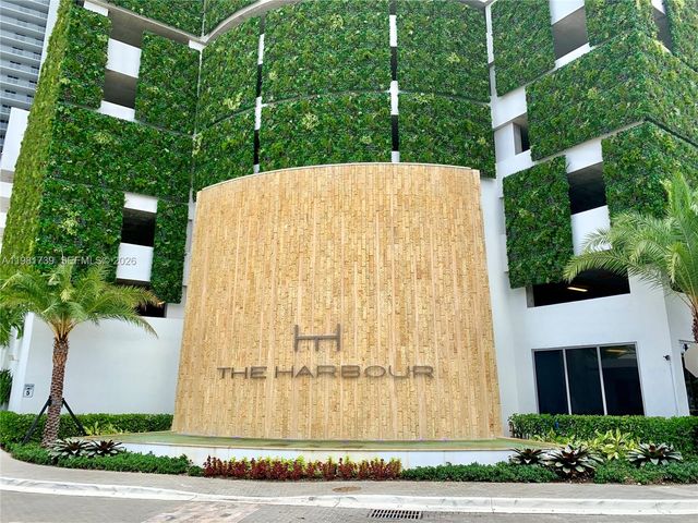 16385 Biscayne Blvd 1104, North Miami Beach, FL 33160